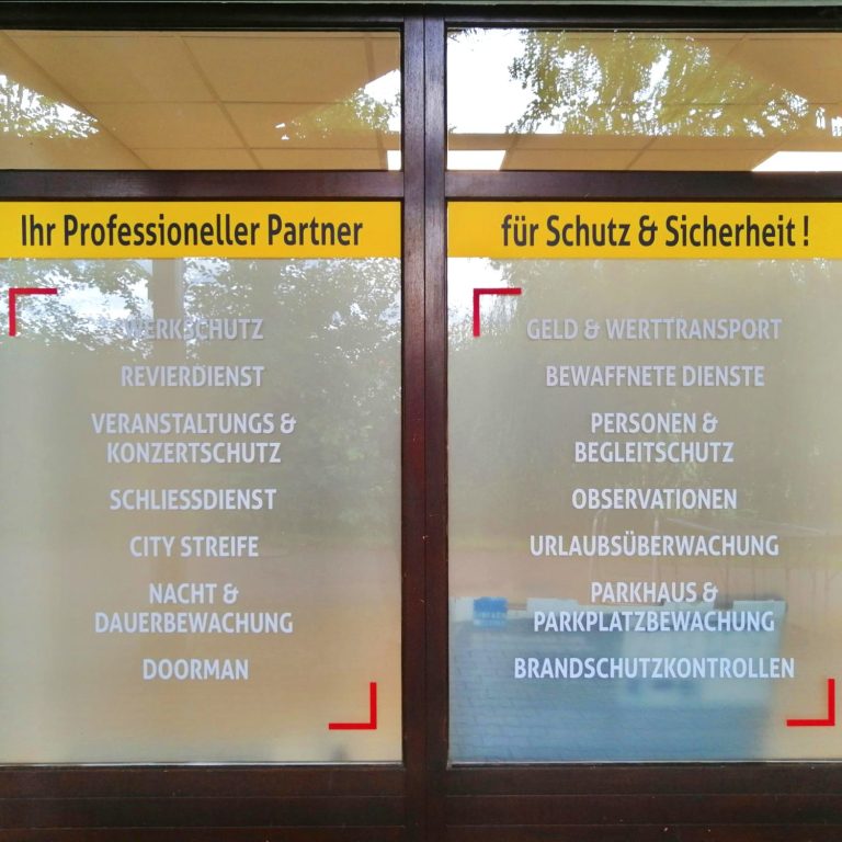 Fensterbeschriftung mit Dienstleistungen für Sicherheit und Schutz.